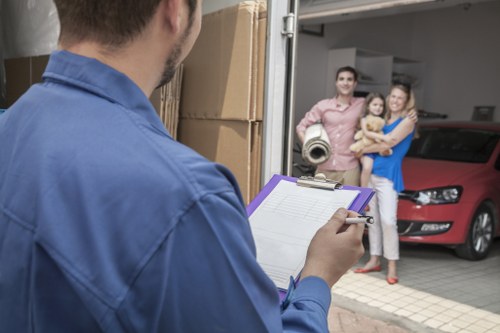 Residential move support with a removal van in Merton